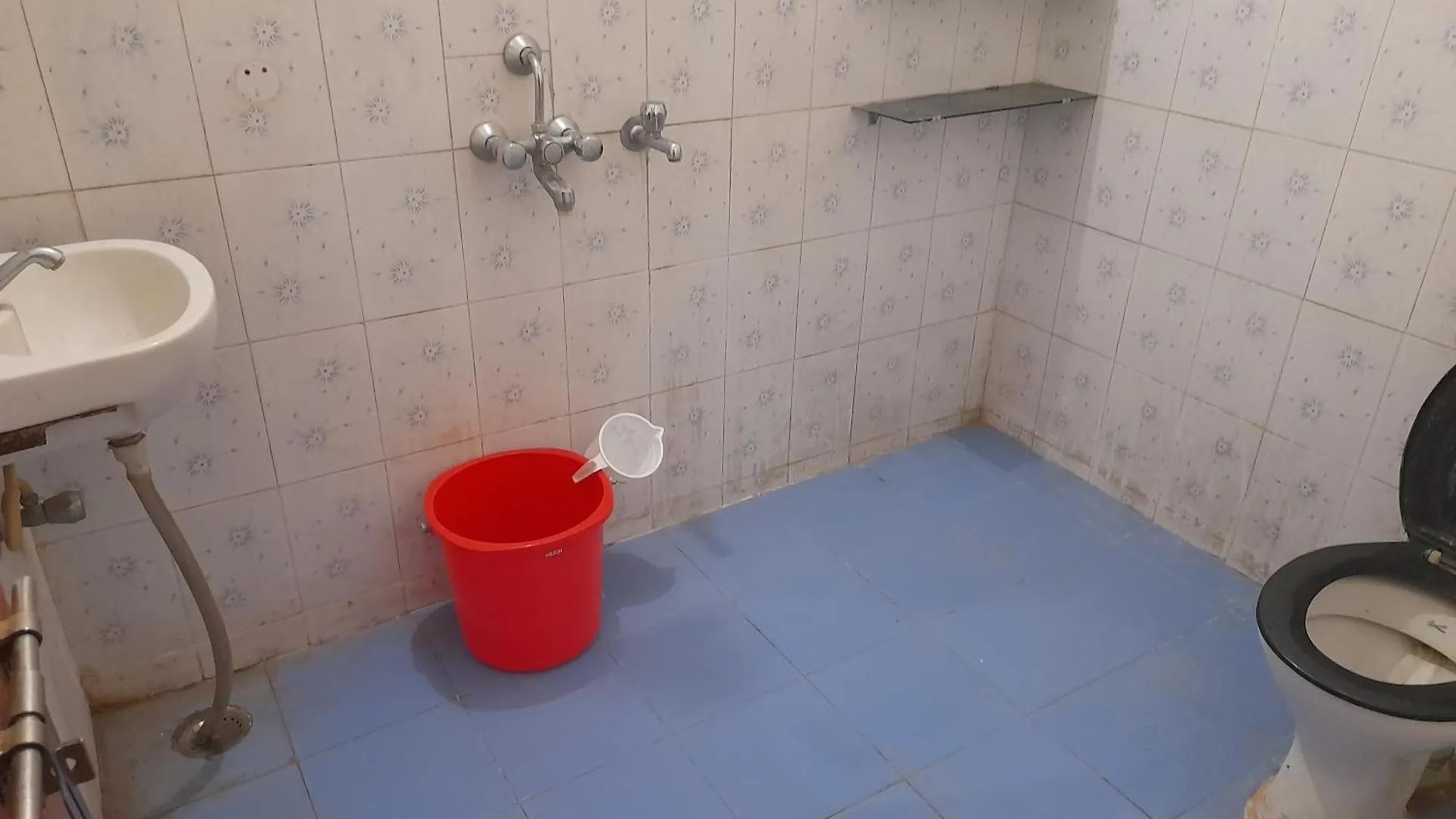 Family Home Stay Varanasi 0*,  Índia