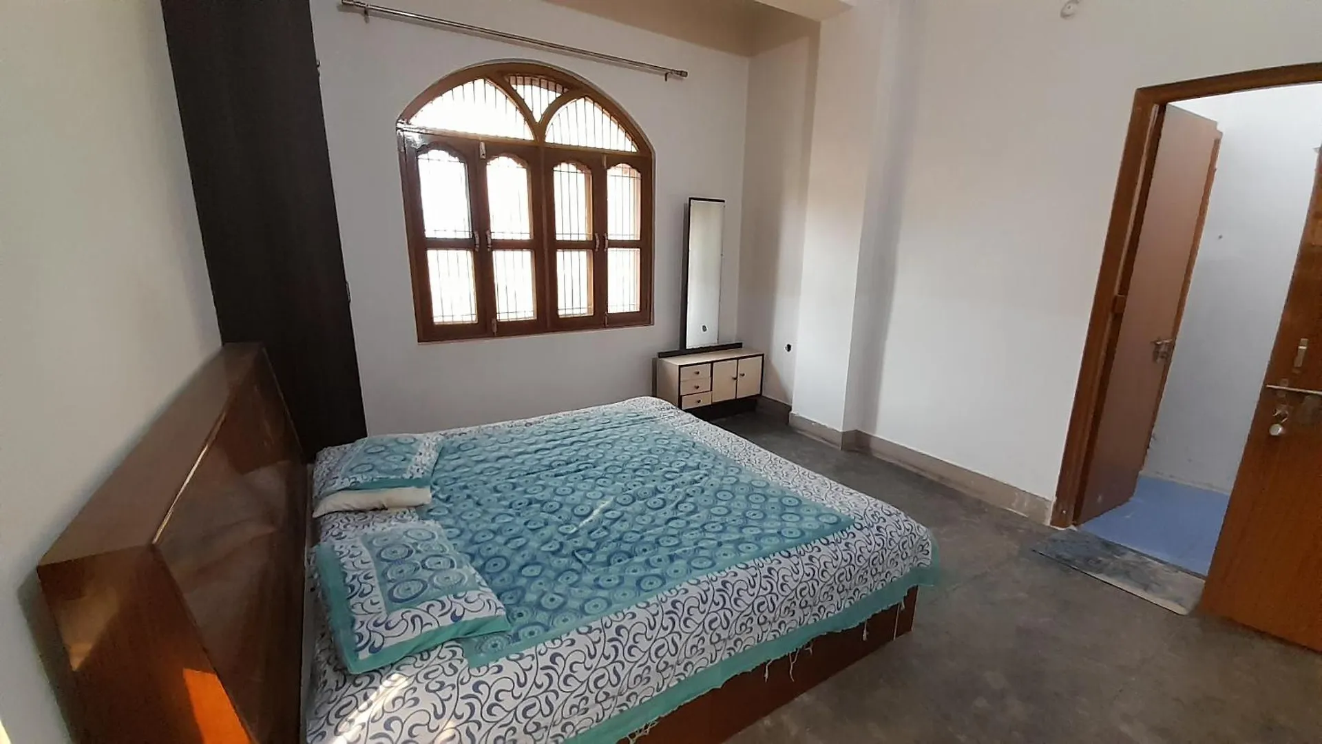Family Home Stay Varanasi 0*,  Índia